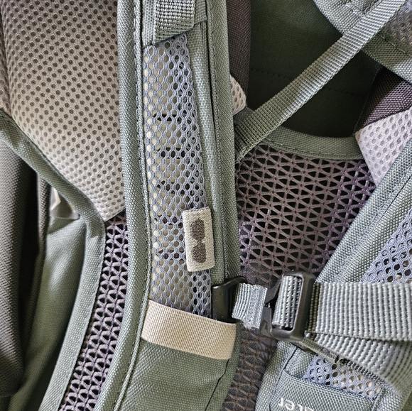 NWT Deuter AC Lite 22 SL Women's Hiking Backpack in Graphite/Shale - Picture 11 of 16